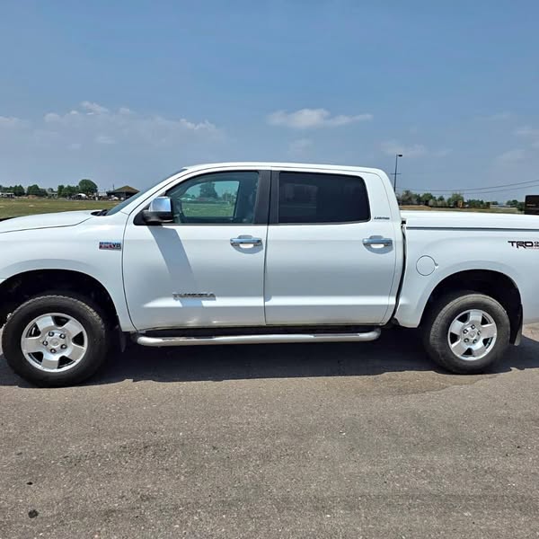 2013 Toyota TUNDRA I FORCE 5.7L V8 4X4  A\/T