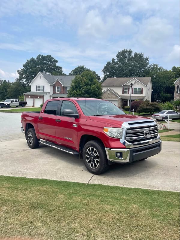 2017 Toyota Tundra CrewMax - SR5