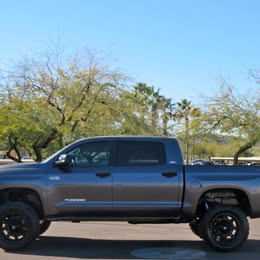 2017 Toyota TUNDRA CREWMAX LIFTED 4X4 LOW MILES EXTRA CLEAN ARIZONA TUNDRA