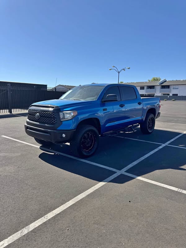 2018 Toyota Tundra CrewMax - SR5 Pickup 4D 5 1\/2 ft
