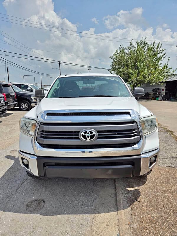 2014 Toyota Tundra - Pickup 4D 8 ft