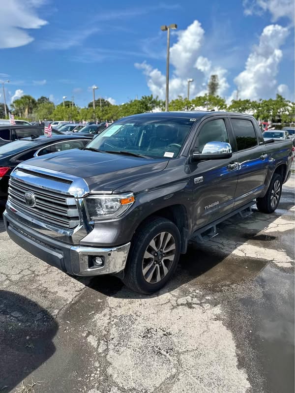 2020 Toyota Tundra CrewMax - Limited