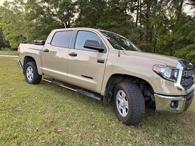 2019 Toyota Tundra CrewMax - SR5 Pickup 4D 5 1\/2 ft
