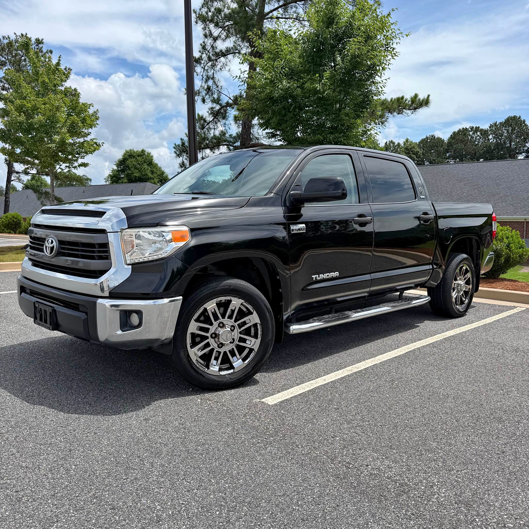 2015 Toyota Tundra CrewMax - SR5 Pickup 4D 5 1\/2 ft