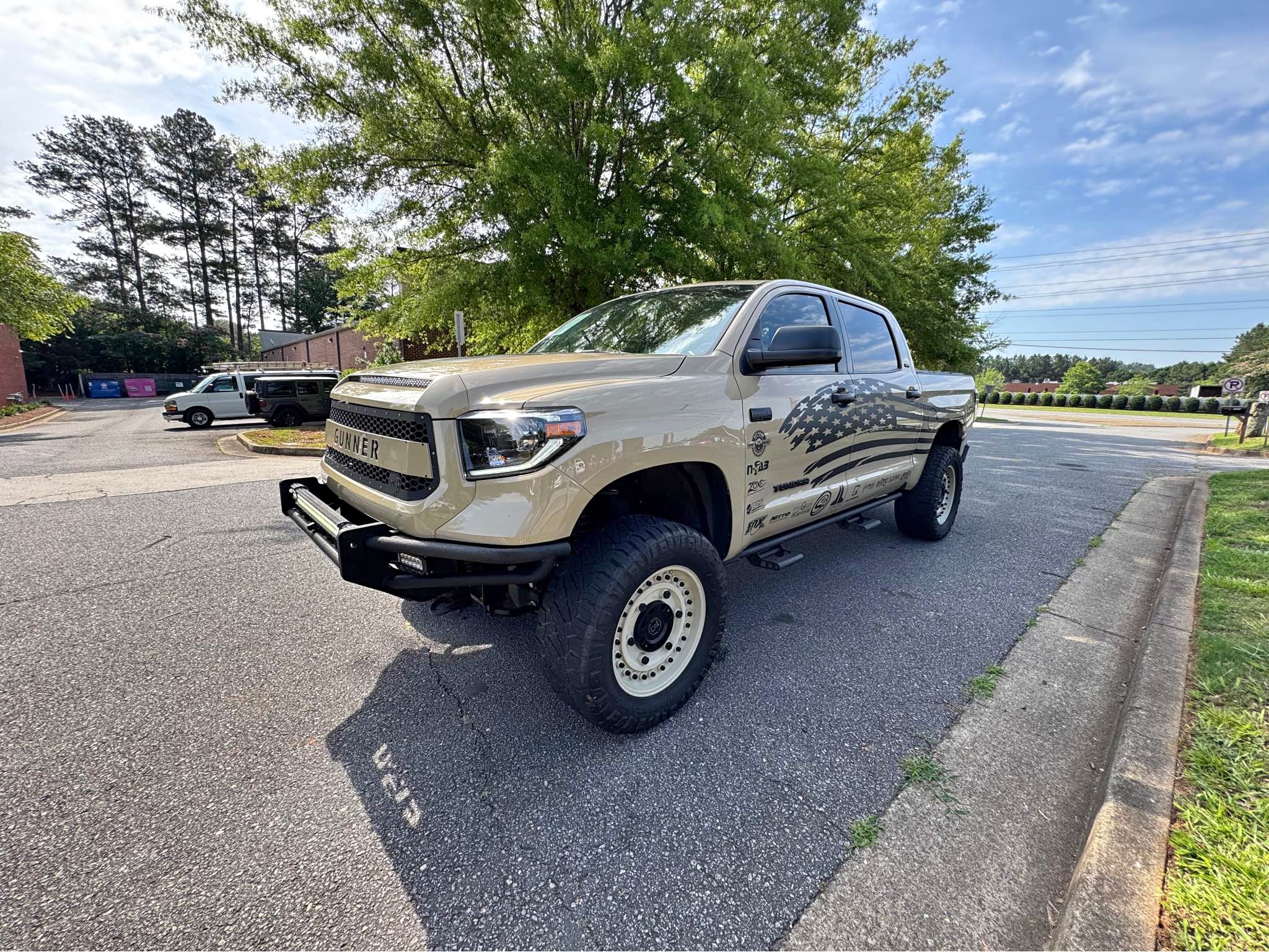 2017 Toyota Tundra CrewMax - SR5 Pickup 4D 5 1\/2 ft