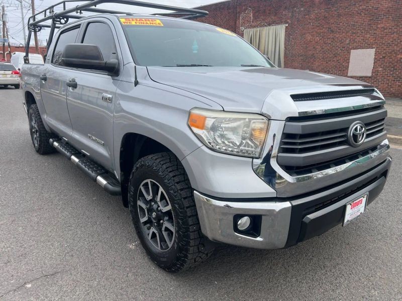 2014 Toyota Tundra SR5