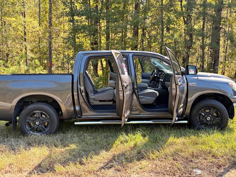 2012 Toyota Tundra CrewMax - Pickup 4D 5 1\/2 ft