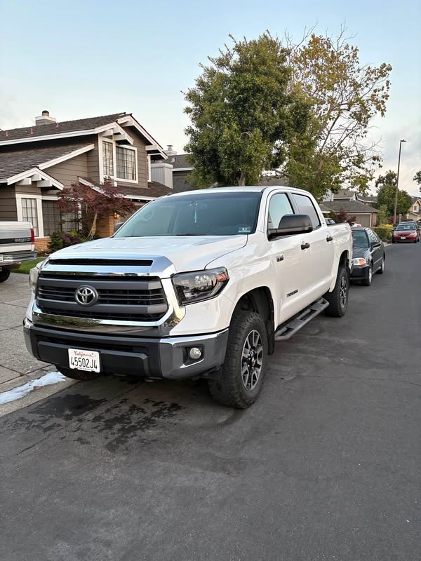 2014 Toyota Tundra CrewMax - SR5 Pickup 4D 5 1\/2 ft