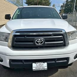 2012 Toyota  SR5 Tundra 5.7L Double Cab 4WD \/ Clean title