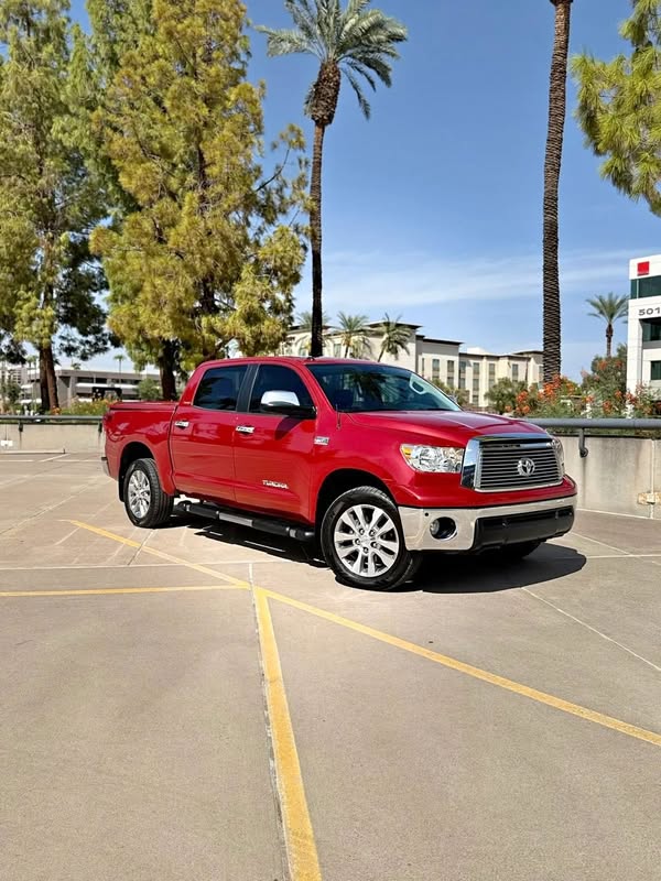 2011 Toyota Tundra 4x4 CrewCab Platinum 1-Owner