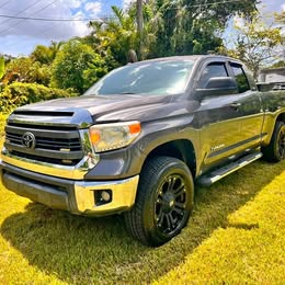 2014 Toyota Tundra CrewMax - SR5 Pickup 4D 5 1\/2 ft