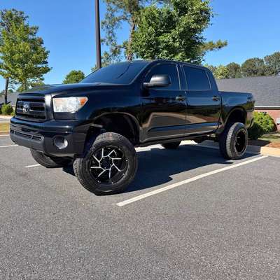 2011 Toyota Tundra CrewMax - Limited Pickup 4D 5 1\/2 ft