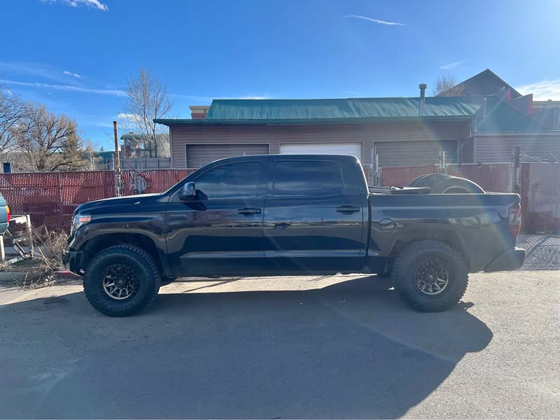 2019 Toyota Tundra CrewMax - Platinum