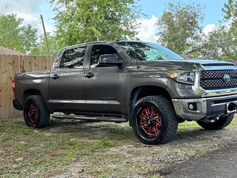 2019 Toyota Tundra CrewMax - SR5 Pickup 4D 6 1\/2 ft