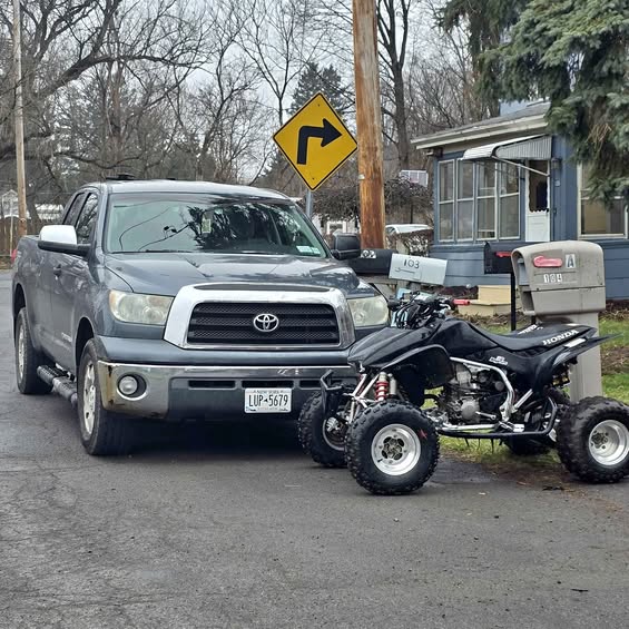 2007 Toyota Tundra CrewMax - SR5 Pickup 4D 6 1\/2 ft