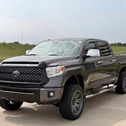2018 Toyota TUNDRA \/ V8 \/ LOW MILES \/ RIMS