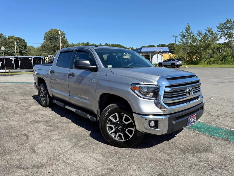 2016 Toyota Tundra CrewMax - SR5 Pickup 4D 5 1\/2 ft