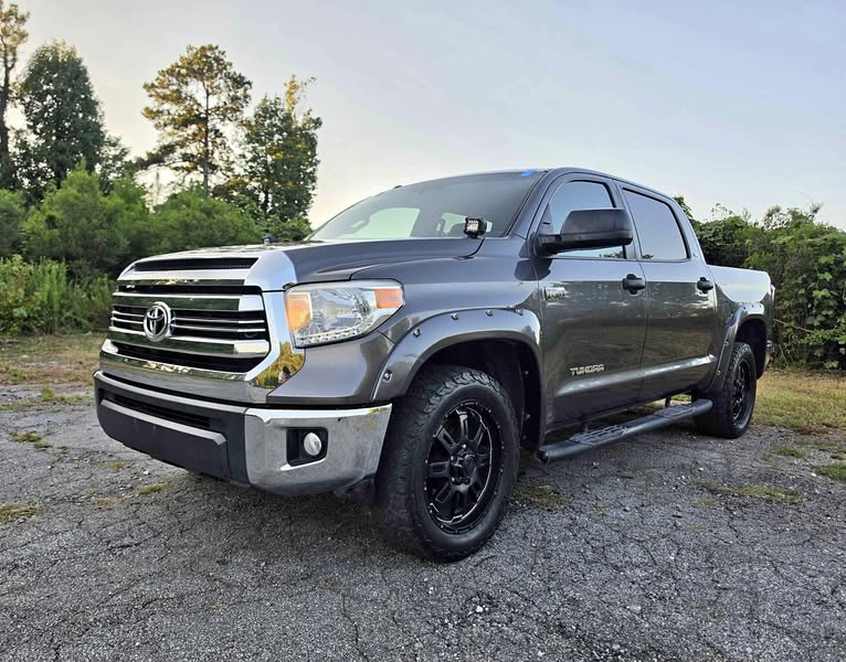 2016 Toyota Tundra CrewMax - SR5 Pickup 4D 5 1\/2 ft