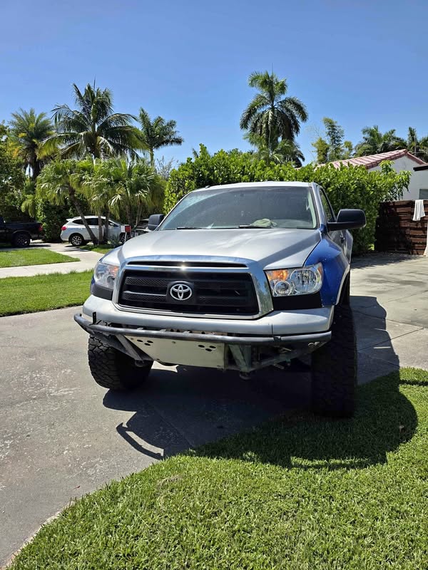 2010 Toyota Tundra CrewMax - Limited Pickup 4D 6 1\/2 ft