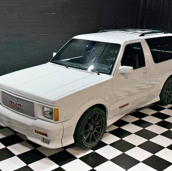 1992 GMC Typhoon TURBO - CLEAN CARFAX -FROST WHITE