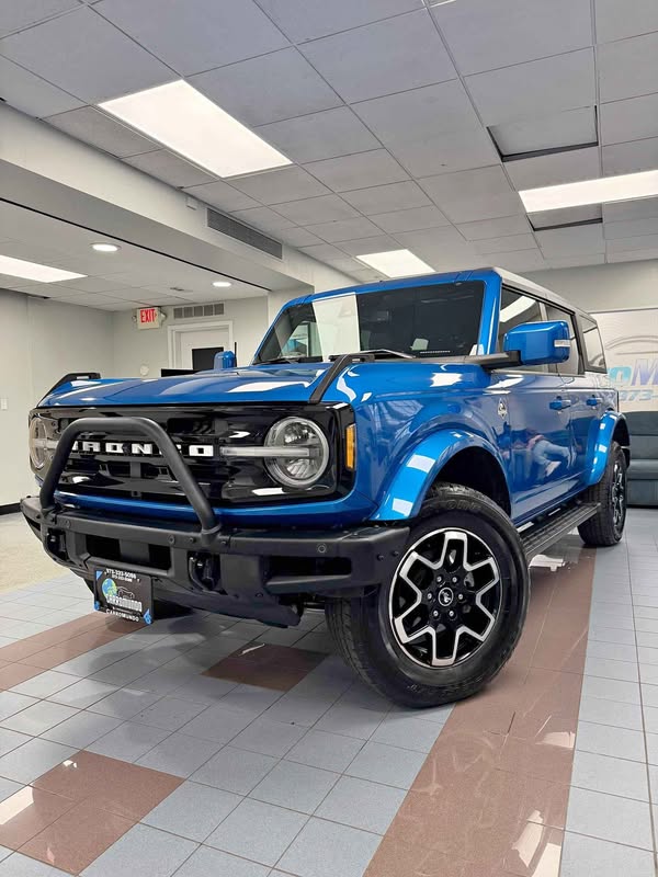 2024 Ford Bronco - Outer Banks Sport Utility 4D