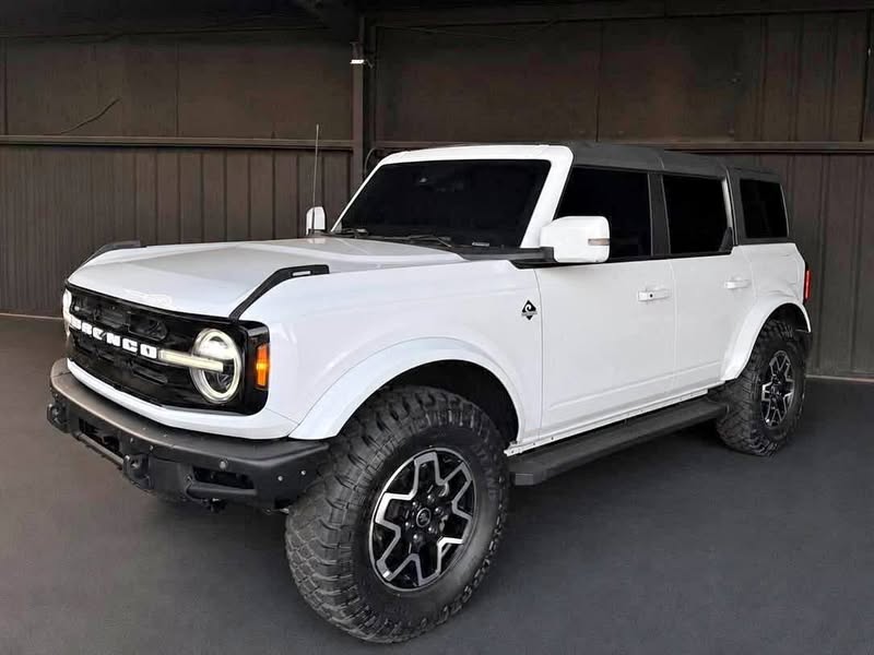 2024 Ford Bronco - Outer Banks Sport Utility 4D