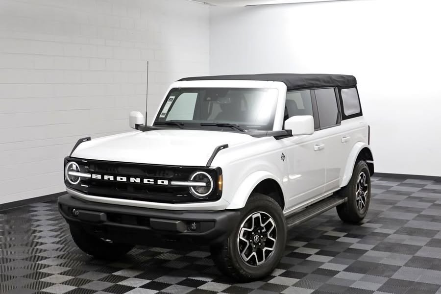 2023 Ford Bronco Outer Banks 4WD