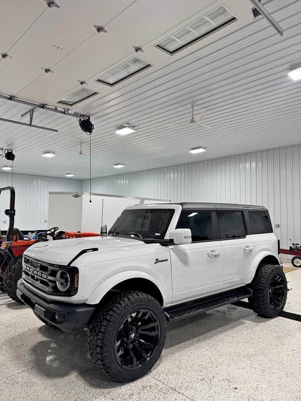 2025 Ford Bronco - Outer banks