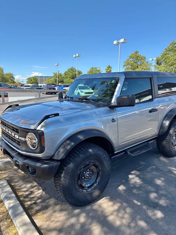 2024 Ford Bronco - Black diamond