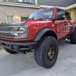2024 Ford bronco badlands sasquatch with all the ads lift wheels shocks