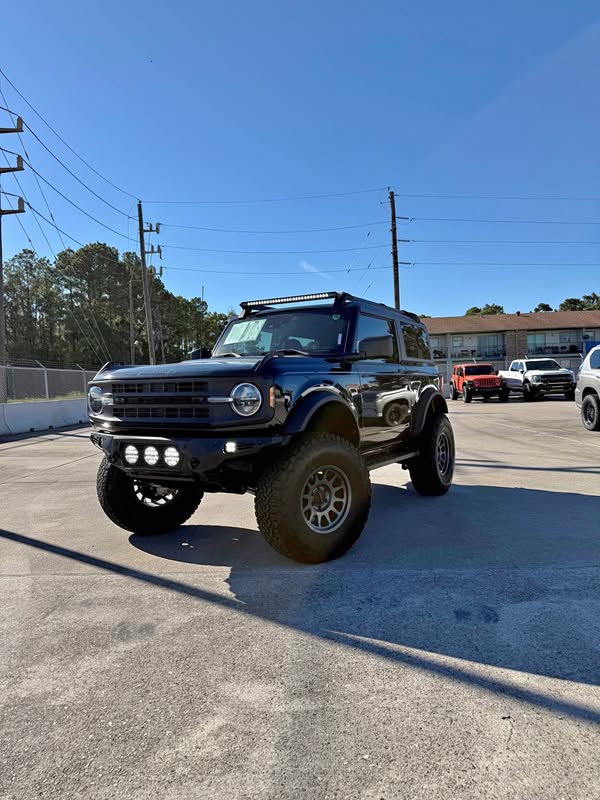 2021 Ford Bronco - Base