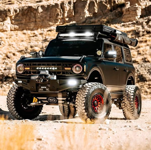 2022 Ford Bronco - Outer Banks Sport Utility 4D