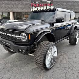2023 Ford Bronco Wildtrak * Customized Show Truck *