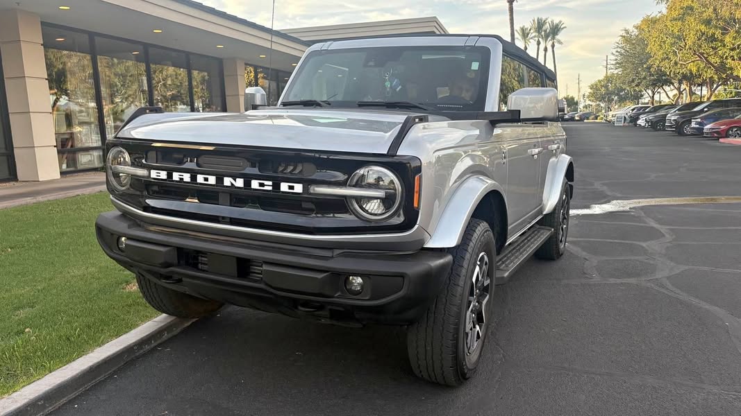 2022 Ford Bronco - Outer Banks Sport Utility 4D