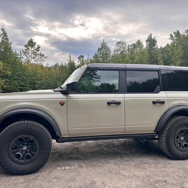 2025 Ford Bronco Badlands, Sasquatch, Black Appearance