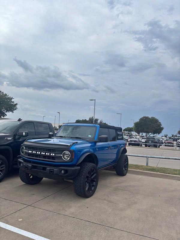 2022 Ford Bronco - Black Diamond Sport Utility 4D