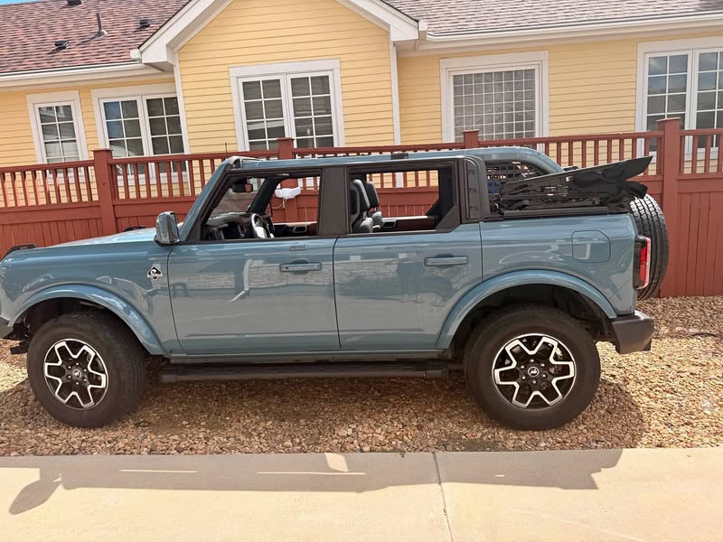 2022 Ford Bronco - Outer Banks Sport Utility 4D