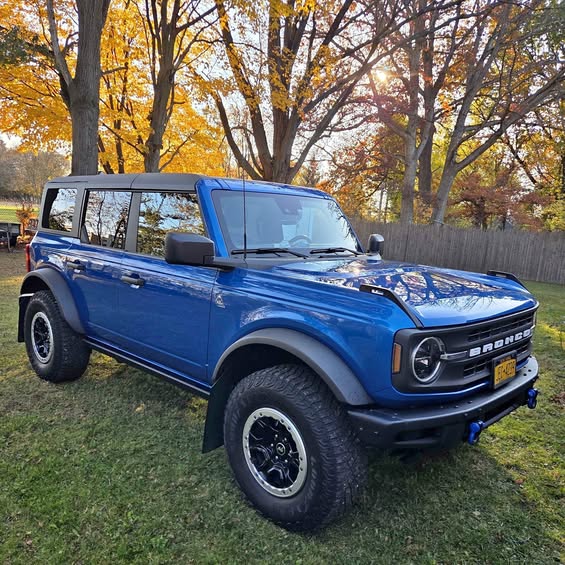2022 Ford Bronco - Black Diamond Sport Utility 4D