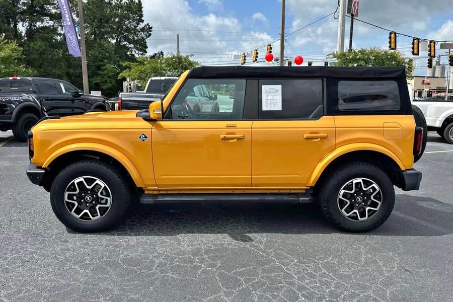 2022 Ford Bronco - Outer Banks Sport Utility 4D