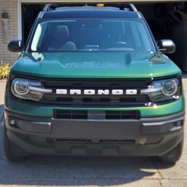 2023 Ford bronco sport outerbanks clean