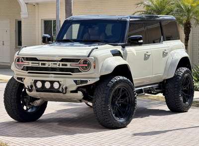 2025 Ford Bronco Raptor Black Appearance Luxury Package...