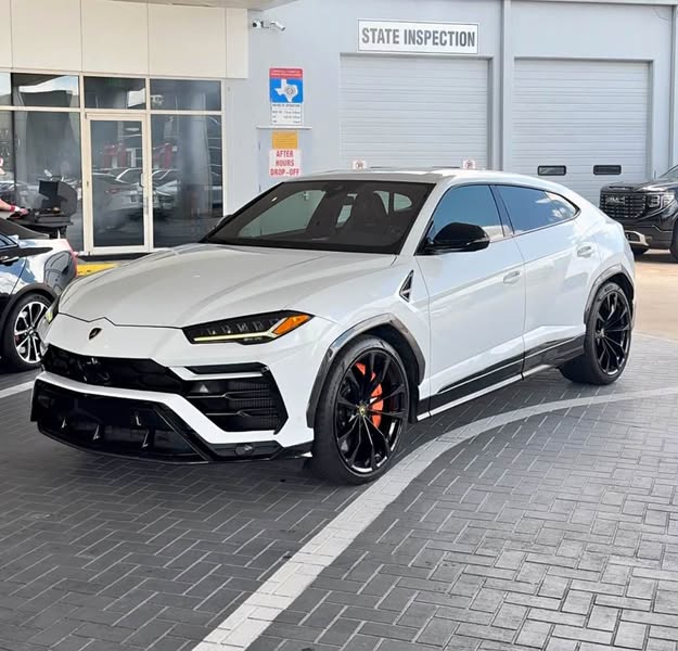 2021 Lamborghini Urus - Sport Utility 4D
