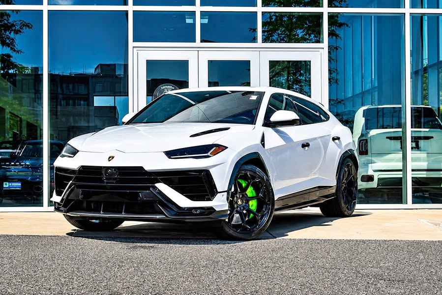 2024 Lamborghini Urus - Performante