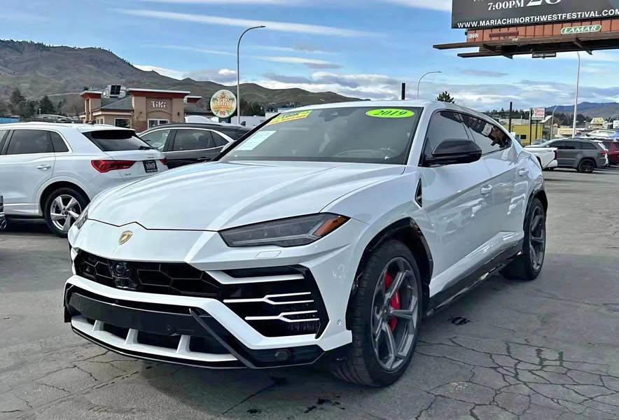 2019 Lamborghini Urus - Sport Utility 4D