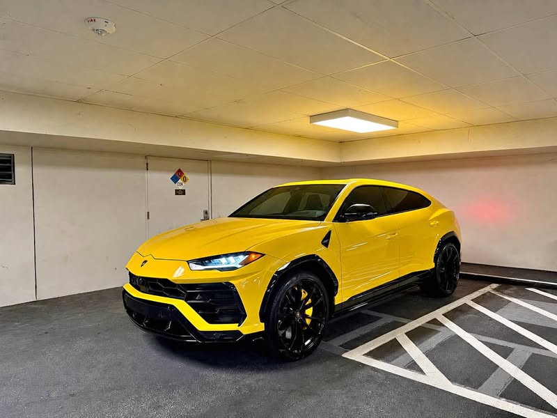 2022 Lamborghini Urus - Sport Utility 4D
