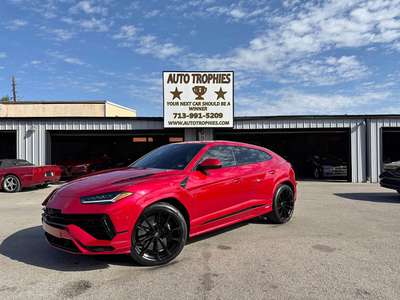 2023 Lamborghini Urus - S