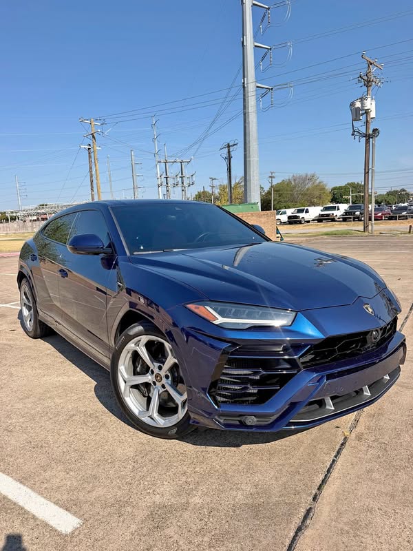 2020 Lamborghini Urus - Sport Utility 4D