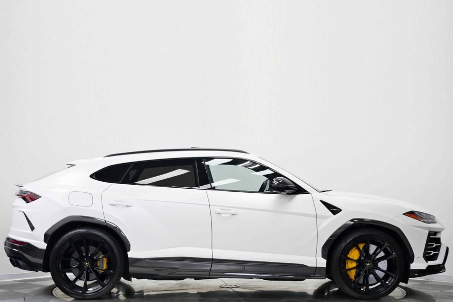 2021 Lamborghini Urus -Carbon Fiber Packs Inside and Out, 23 Inch Wheels \ud83e\udd18 16358 Miles