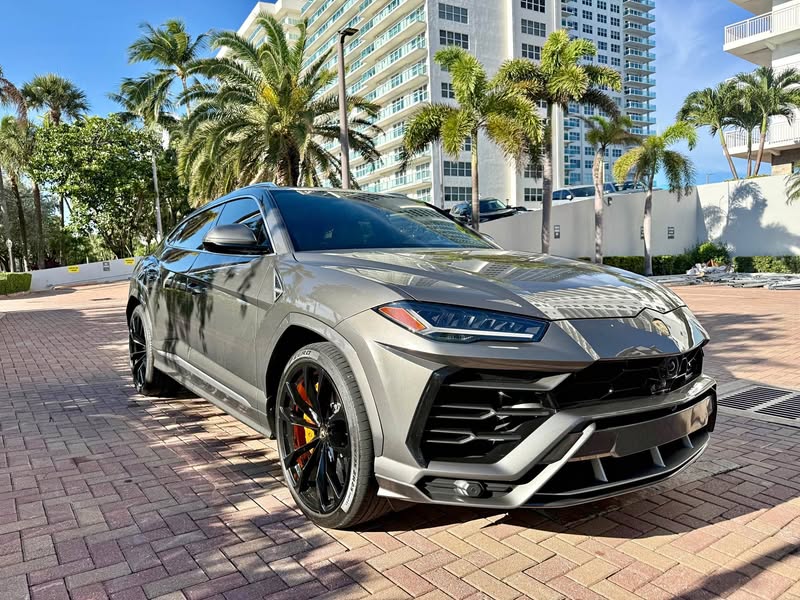 2021 Lamborghini Urus - Sport Utility 4D