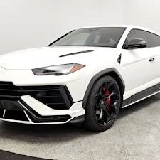 2023 Lamborghini Urus Performante